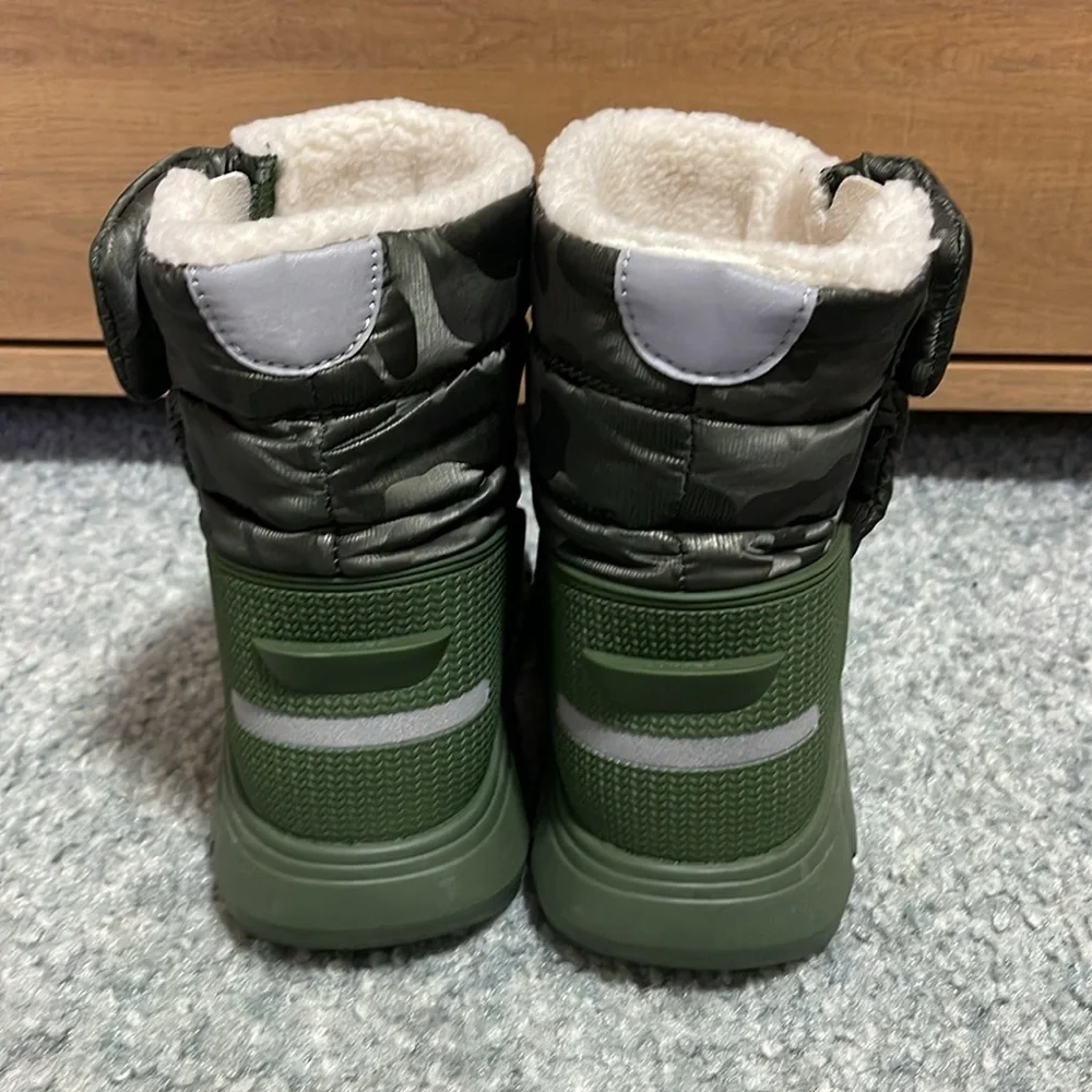 HUNTER Snow Boots SIZE 4